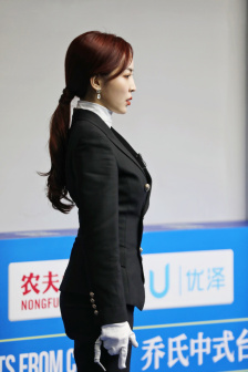 女裸全身无奶罩内裤内衣内裤